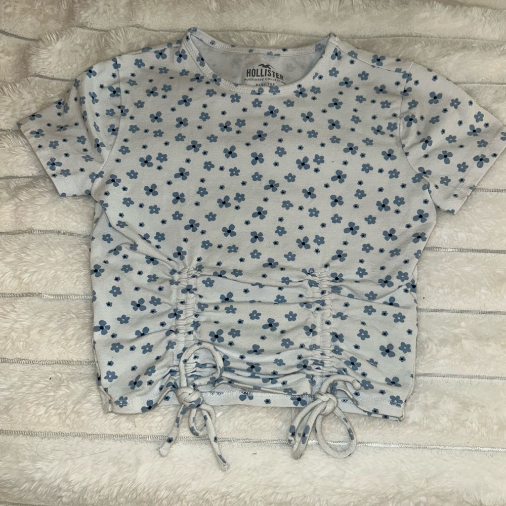 XS Hollister Blue Floral Ruched Tee